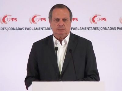 Carlos César