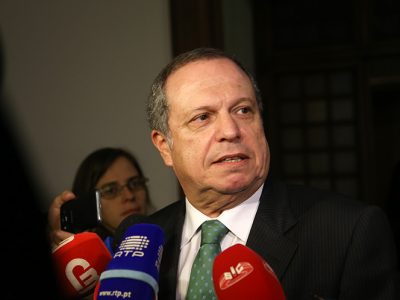 Carlos César