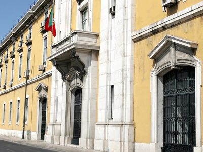Saldo orçamental positivo mas já a refletir efeitos da pandemia