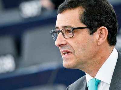 Lutar contra o populismo é estar próximo dos cidadãos
