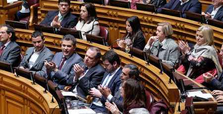 PS quer ouvir vários ex-ministros na comissão de inquérito às rendas excessivas de energia
