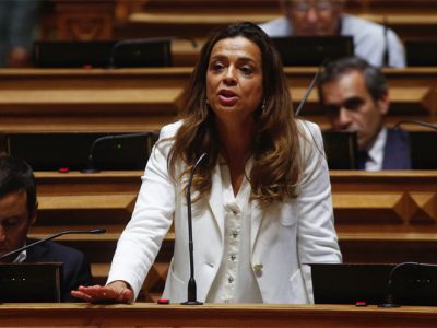 PS defende com total abertura descentralização para as autarquias