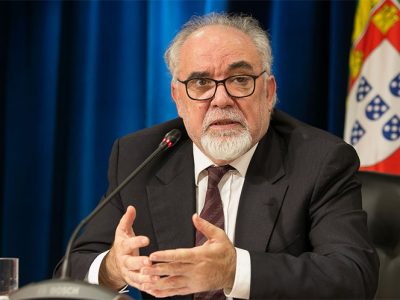 Governo aprova programa para regularizar vínculos precários