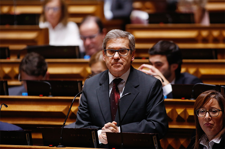 Pensar adiante | Partidos