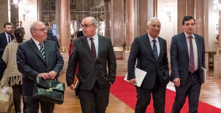 António Costa lamenta oposição de superficialidade política e sem nada para dizer ao país