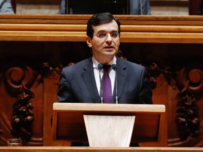 SNS reforçado com mil profissionais desde outubro