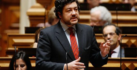 PS quer agravamento de penas em casos de violação da vida privada