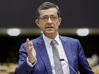 UE deve assumir liderança nas energias limpas