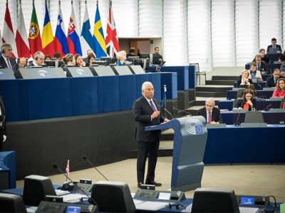 Europa precisa de orçamento ambicioso e mecanismo de convergência
