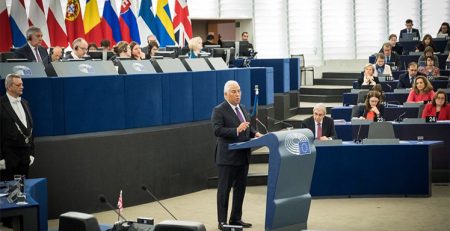 Europa precisa de orçamento ambicioso e mecanismo de convergência