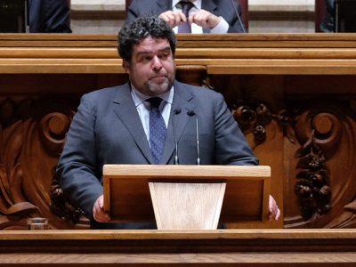 Rocha Andrade critica direita por desvalorizar ação do Governo