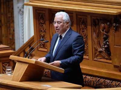 António Costa elogia consensos alargados mas vinca que solução de Governo é para continuar