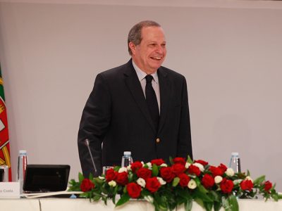 Carlos César foi reeleito Presidente do PS com 96,3% dos votos