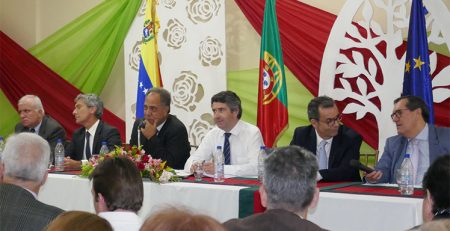 Portugal reforça apoios a emigrantes carenciados na Venezuela
