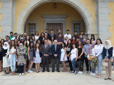 Defesa Nacional recebe estudantes sírios