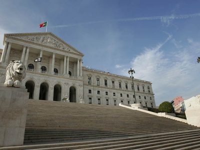 Participação de cidadãos no Parlamento triplica