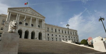 Participação de cidadãos no Parlamento triplica