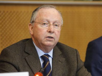 Correia de Campos aponta caminho reformador no SNS