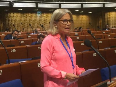 Edite Estrela insta Europa a seguir caminho de Portugal nos direitos dos homossexuais