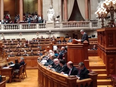 Um orçamento que consolida o crescimento e o emprego e investe na coesão territorial