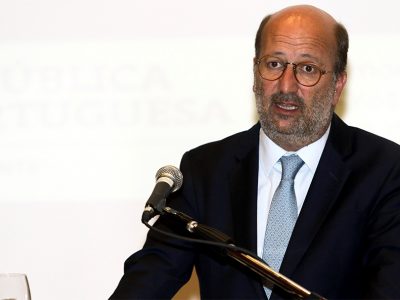 Rede pública de carregamento elétrico vai ter concessão ainda este ano