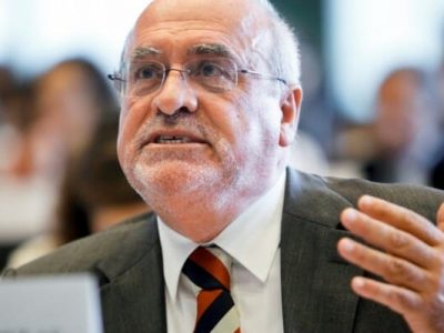 Capoulas Santos a discursar