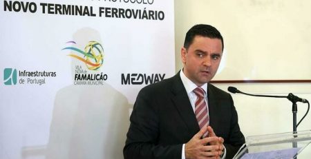 14 composições para o metro de Lisboa, 18 para o Porto, 22 para a CP e 10 navios para a Transtejo