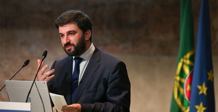 Abertura presencial das escolas é “imperativo social e pedagógico”