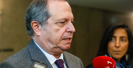 PS concorda com debate na AR fora da campanha e subscreve Comissão de Inquérito