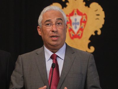 PSD deixou-se arrastar para luta pelo reposicionamento da direita
