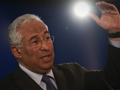 Costa afirma só o investimento na Transtejo supera todos os de Passos nos transportes públicos