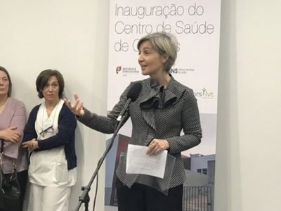 Ministra da Saúde garante para breve 100 novas USF