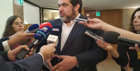 Fernando Rocha Andrade presta declarações a jornalistas