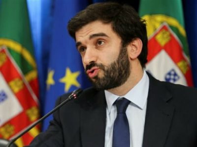 Governo aprova reposição de 2 anos, 9 meses e 18 dias do tempo de serviço dos professores