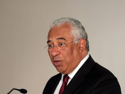 Costa defende oferta de melhores condições no SNS que conta com mais 9 mil profissionais