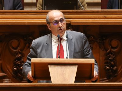 PS lamenta falta de seriedade do PSD no debate sobre segurança