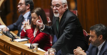 Governo garante regularização de 16 mil vínculos precários do Estado
