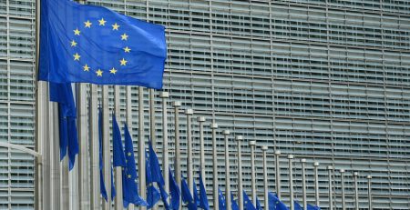 Eurobarómetro: Portugueses confiam na União Europeia