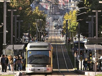 Costa anuncia 800 ME para transportes na Área Metropolitana do Porto