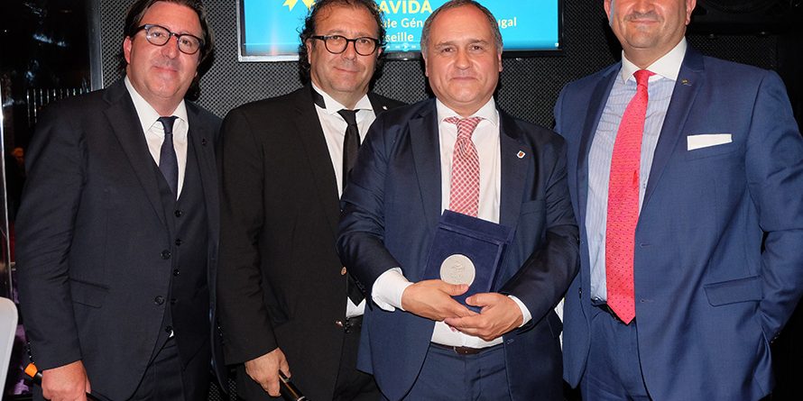 Paulo Pisco recebe Medalha de Mérito da Confederação do Comércio e Indústria Franco-Portuguesa