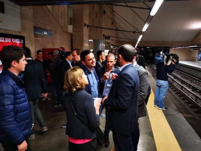 Pedro Marques em ação de campanha no Metro de Lisboa