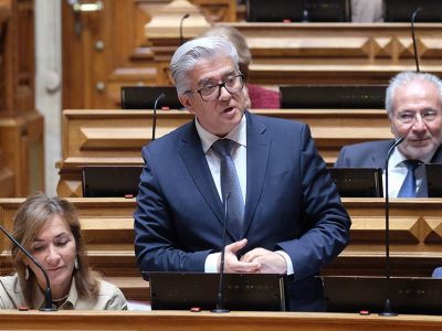PS adverte que discussão sobre taxas moderadoras não deve ser feita de “forma avulsa”