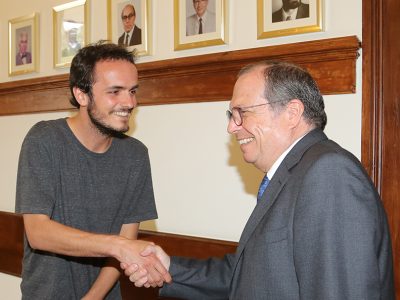 Carlos César defende tomada de posição do Parlamento