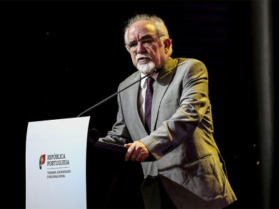 Reforço do combate à precariedade com incentivo à contratação permanente