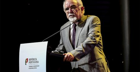 Reforço do combate à precariedade com incentivo à contratação permanente
