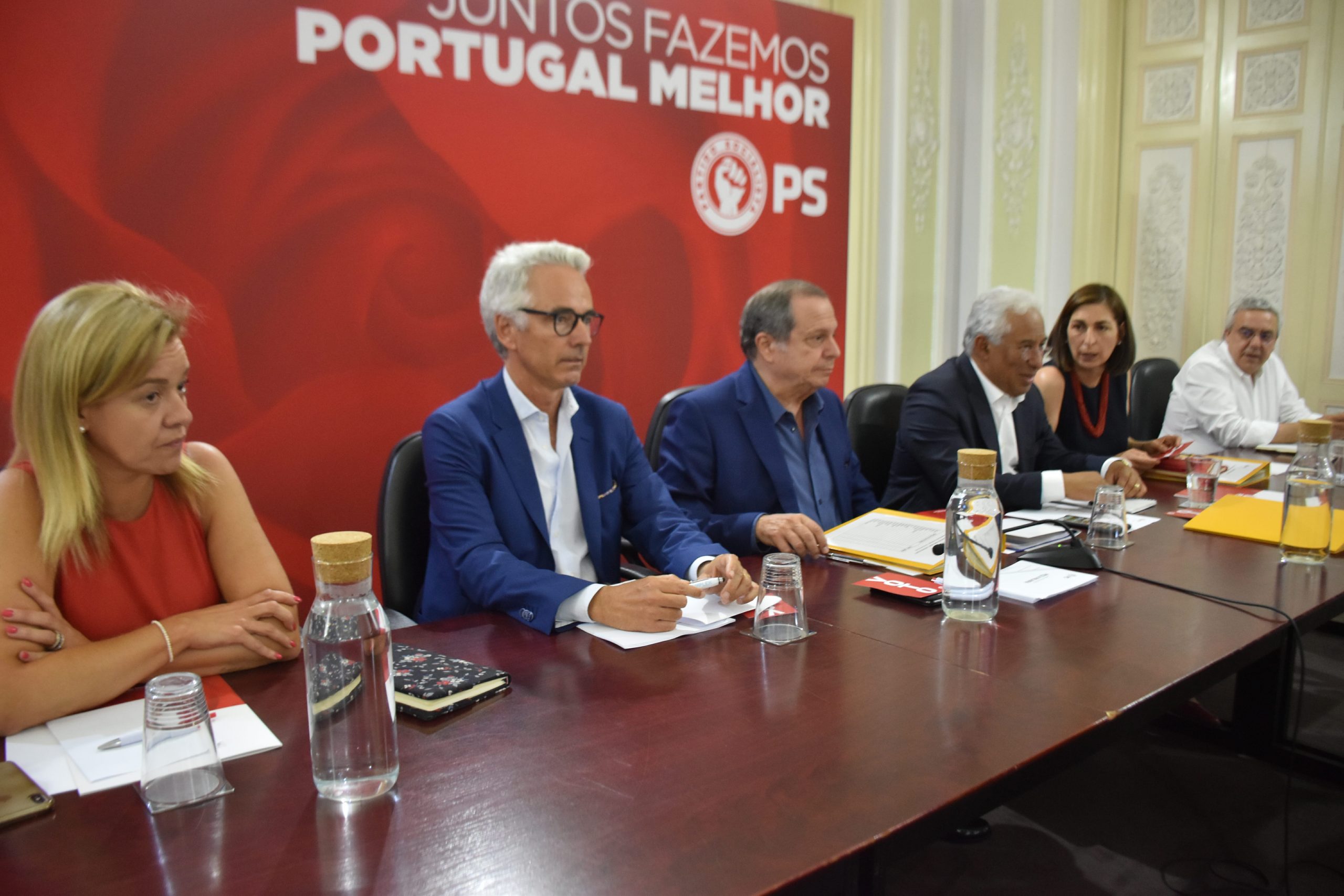 Listas de candidatos a deputados do PS aprovadas com votações entre 80