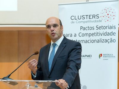 Governo e clusters assinam mais 10 pactos para competitividade e internacionalização
