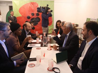 António Costa salienta existência de convergências com Livre
