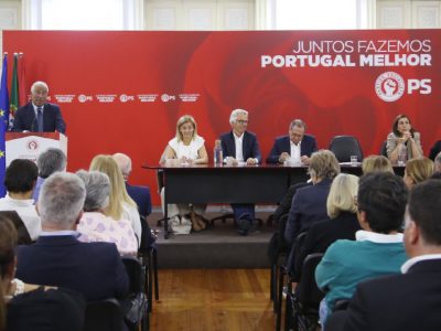 Comissão Política mandata António Costa para formar Governo