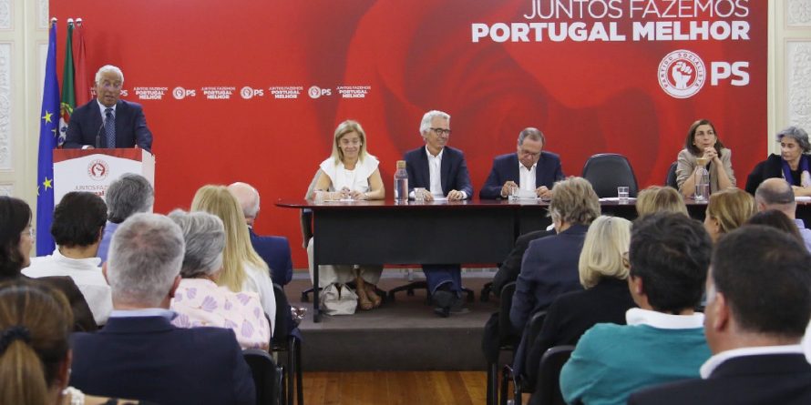 Comissão Política mandata António Costa para formar Governo